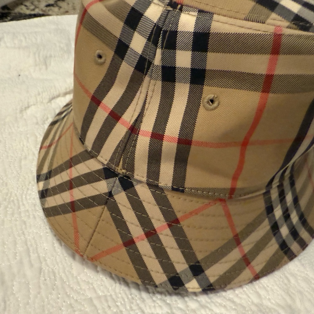 Burberry Bucket Hat – Size Large
